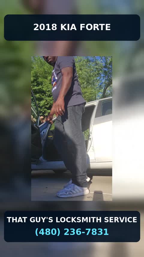 Locksmith programming a vehicle spare key