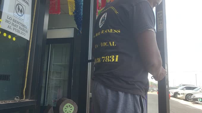 Commercial door lock service